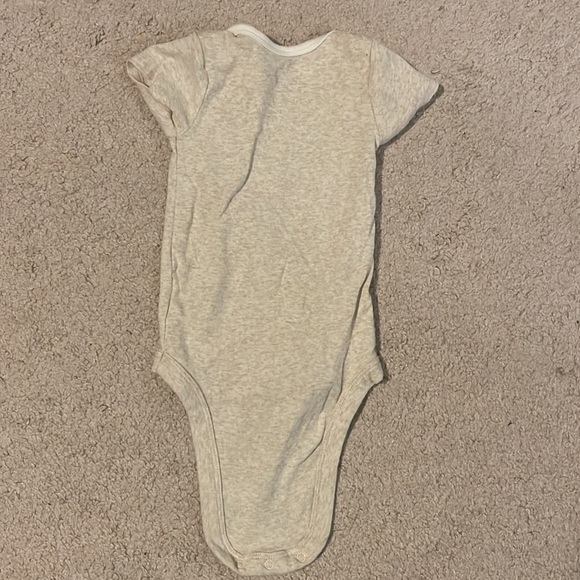 Baby Boy 12M Short Sleeve Onesie Bundle (4) - Picture 5 of 9